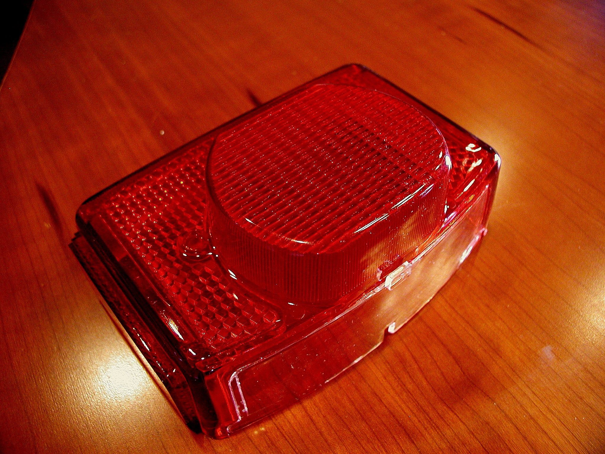 Genuine Lucas Tail Light Lens – For Triumph Norton 500 650 750 850 Commando, OEM 54584930